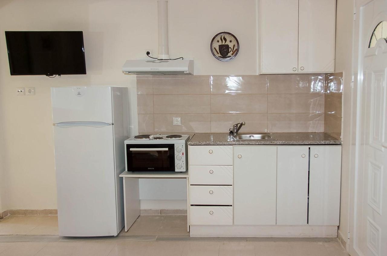 Ronzi Apartments Камена Вурла Екстериор снимка