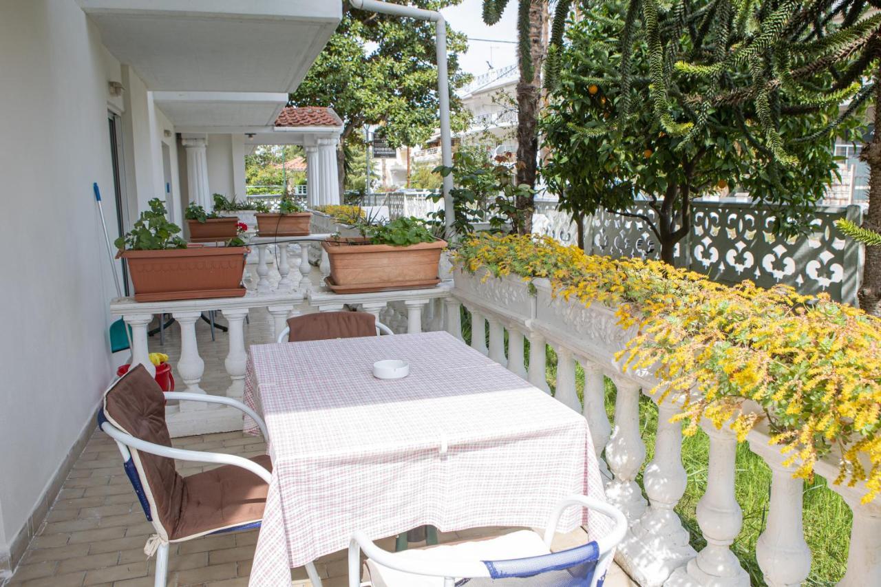 Ronzi Apartments Камена Вурла Екстериор снимка