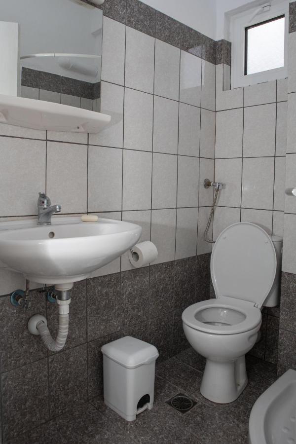 Ronzi Apartments Камена Вурла Екстериор снимка
